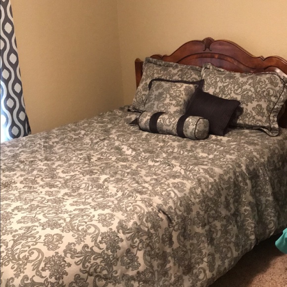 Queen size bedding set - Picture 1 of 3